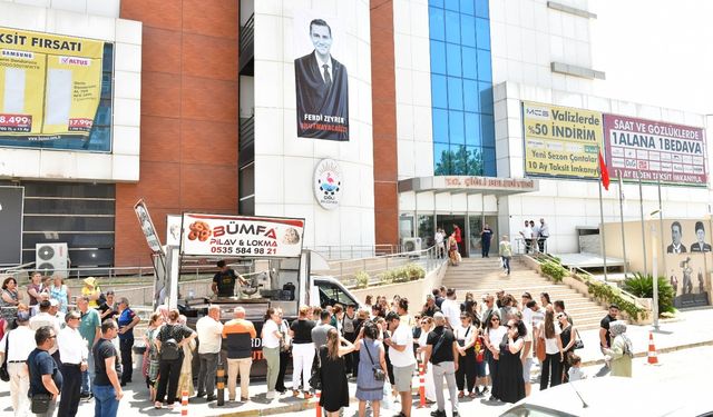 Çiğli Belediyesi'nden Ferdi Zeyrek'e vefa