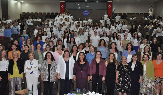 EÜ Hemşirelik Fakültesi mezunları buluştu: Deneyimler geleceğe ışık tuttu