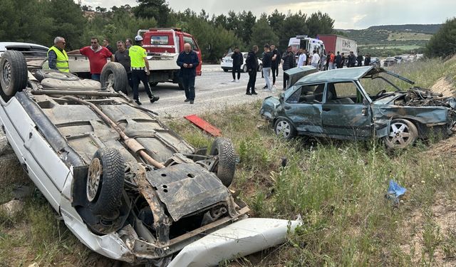 Feci kaza: İki otomobil takla attı, 7 yaralı!