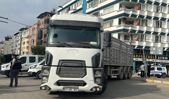 Feci kaza: Tırın çarptığı kadın hayatını kaybetti!