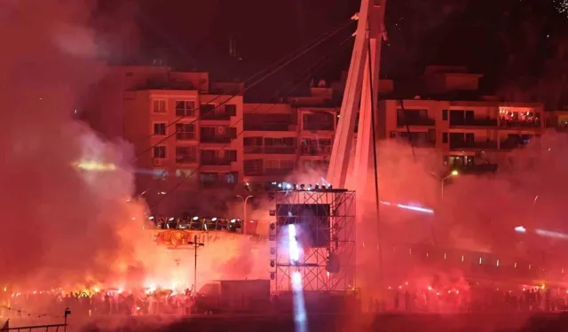 Göztepe’nin 100. yılı görkemli kutlamayla taçlandı: Meşaleler geceyi aydınlattı