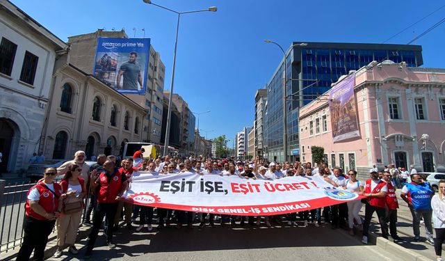 İzmir'de grev var: Biz de çöp gördüğümüzde Cemil Başkana haber vereceğiz gel topla diye