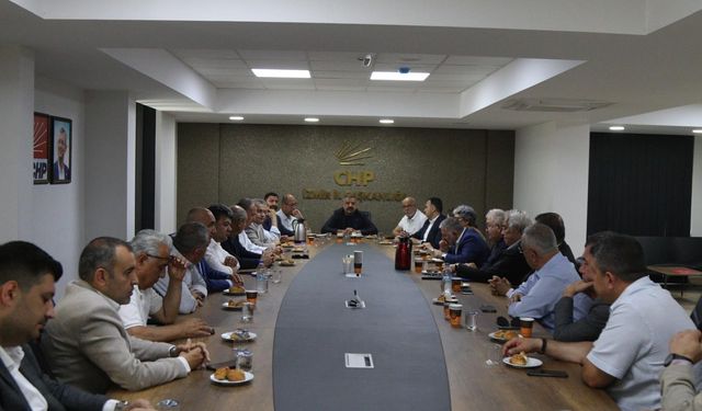 İzmir’de CHP’li ilçe başkanlarından grev sonrası Tugay’a destek
