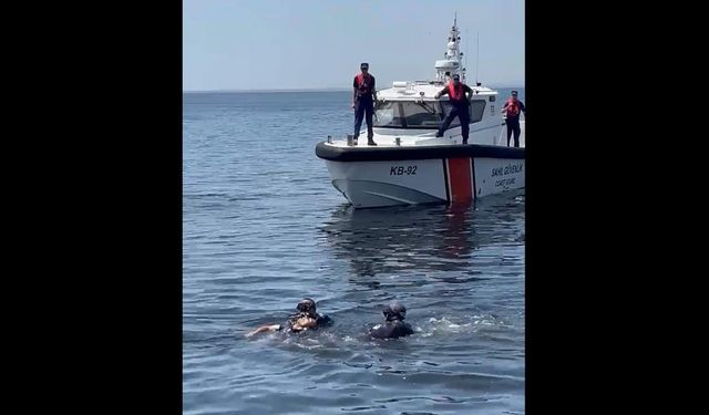 İzmir'de denize düşen genç yaşam mücadelesi veriyor