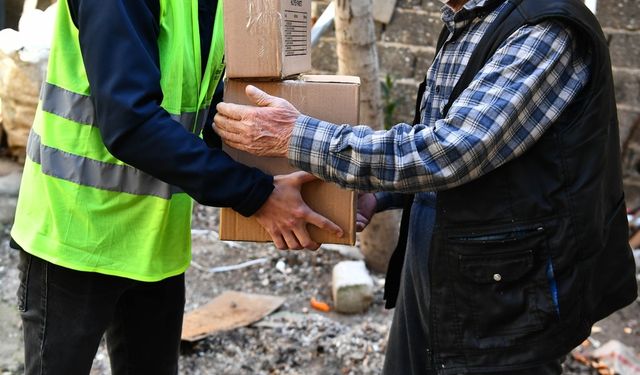 İzmir'de ihtiyaç sahipleri ve emekliler unutulmadı