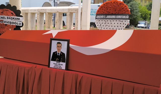 İzmir'de kaza geçiren çift son yolculuğuna uğurlandı