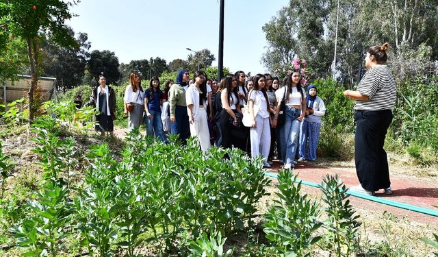 İzmirli gençler toprakla buluşuyor: İZTAM, yeni çiftçiler yetiştiriyor