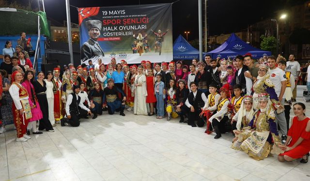 Karabağlar Belediyesi'nin düzenlediği Spor Şenlikleri, Halk Oyunları Gösterileri ile sona erdi