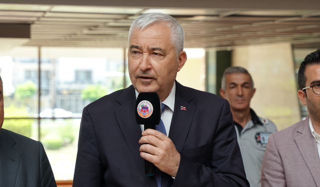 Kemalpaşa'da bayramlaşma mesaisi: Başkan Türkmen'den birlik ve beraberlik mesajı