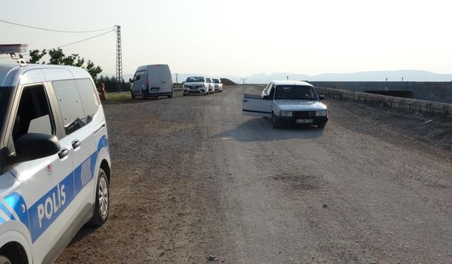 "Kız meselesi" kanlı bitti: Silahlı kavgada bir kişi yaralandı!