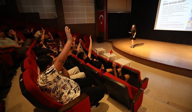 Menderes'te LGS öncesi öğrencilere psikolojik destek