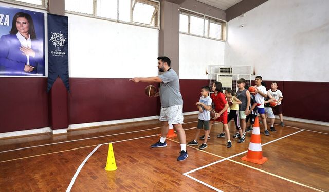 Aydın'da minik basketbolcular parkede buluşuyor
