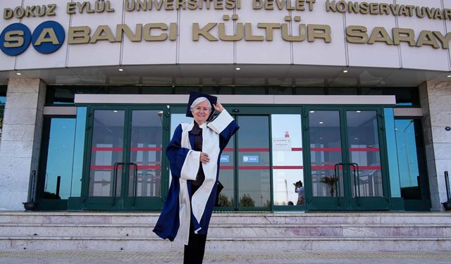 Emekli inşaat mühendisi resim bölümünü dereceyle bitirdi