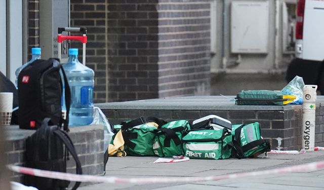 Londra’da bıçaklı saldırıda 2 kişi hayatını kaybetti, 1 kişi yaralandı