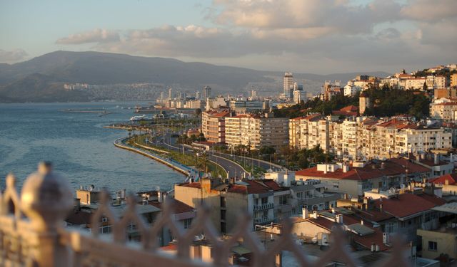 Faiz korkusu lükse yöneltti