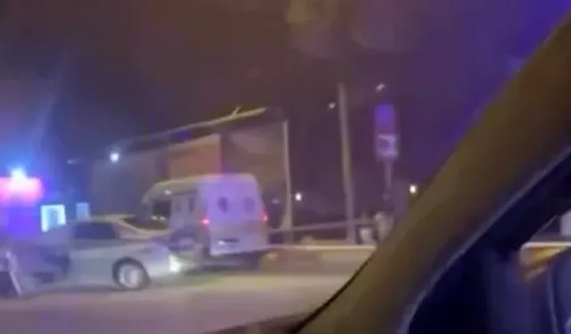 Kontrolden çıkan otomobil baba ve oğluna çarptı: 2 ölü