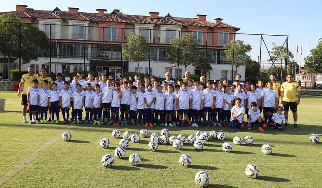 Nazilli'de 75 çocuk, Yaz Futbol Okulu'nda buluştu