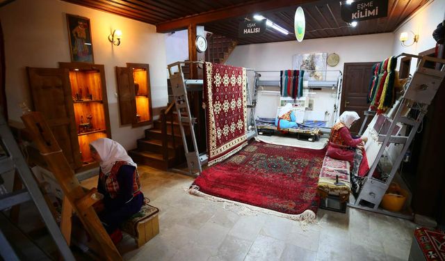Uşak halıları dünyayı dolaşıyor, miras yaşatılıyor