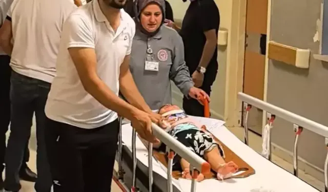 2 yaşındaki çocuk balkondan düşerek ağır yaralandı