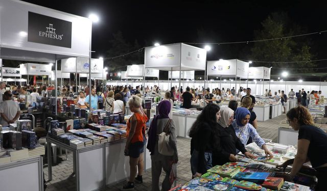 7. Edremit Kitap Fuarı, üçüncü gününde yoğun ilgi gördü
