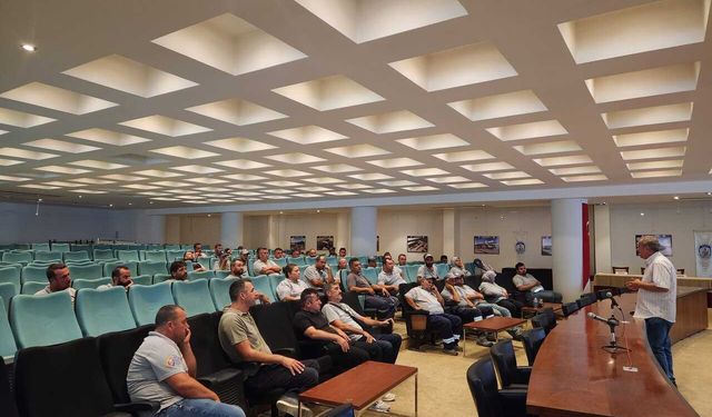 Efes Selçuk'ta belediye emekçilerine "İş Sağlığı ve Güvenliği Eğitimi"
