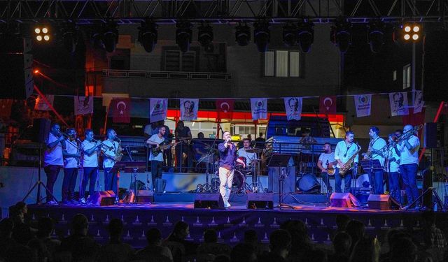 Gaziemir'de Yaz Konserleri coşkuyla devam ediyor