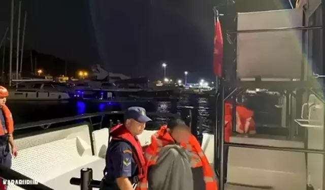 Karaburun açıklarında korkutan anlar: Su alan teknedeki 3 kişi son anda kurtarıldı!