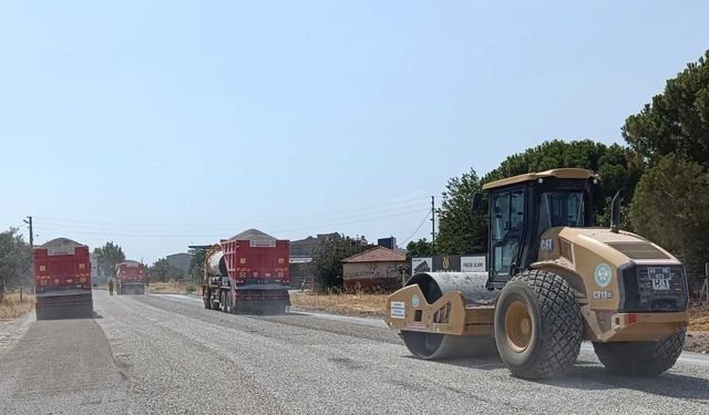 Manisa Büyükşehir'den güvenli ve konforlu yollar için asfalt seferberliği
