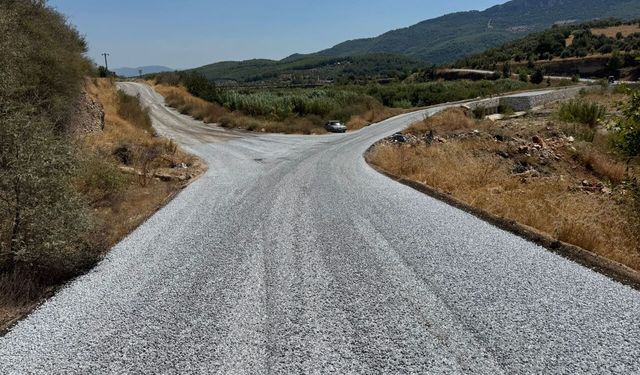 Milas Belediyesi kırsalda yol konforunu artırıyor