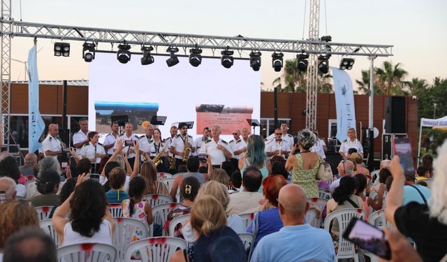 TeosFest kapılarını açtı: Seferihisar'ın sokakları 10 gün boyunca sanatla dolacak