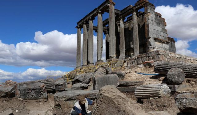 Aizanoi’de Zeus Tapınağı gün yüzüne çıkıyor