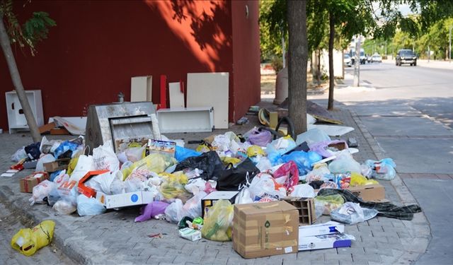 Karşıyaka Belediyesi'nden çöp sorununa yönelik açıklama