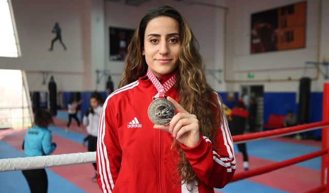 Milli boksör Gizem Özer Dünya Boks Şampiyonası’ndan diskalifiye edildi