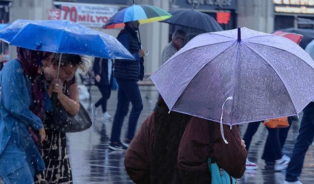 Sağanak ve gök gürültülü yağışlar geliyor: 17 il için alarm!