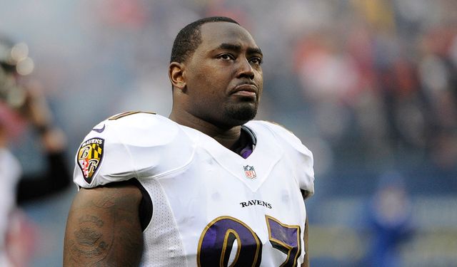 Eski NFL oyuncusu Arthur Jones kimdir, neden öldü?
