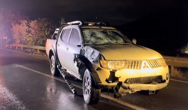 İzmir’de pikap ile elektrikli bisikletin çarpışmasıyla 2 kişi öldü