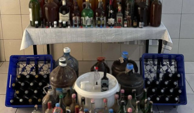 Sahte içki alarmı: Yüzlerce litre kaçak içki ele geçirilditı, 3 gözaltı