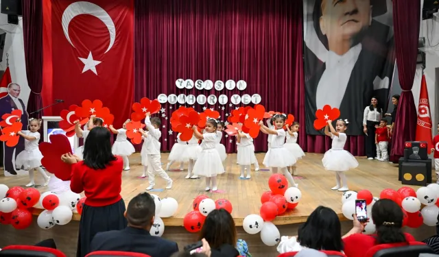 Bornovalı Miniklerden Cumhuriyet Bayramı Coşkusu