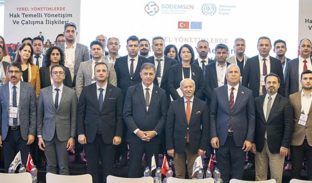 Başkan Tugay: Makam odalarını kaldırıyoruz