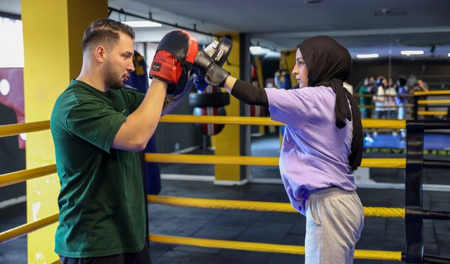 Bucalı kadınlar, şiddete karşı kick boks öğreniyor
