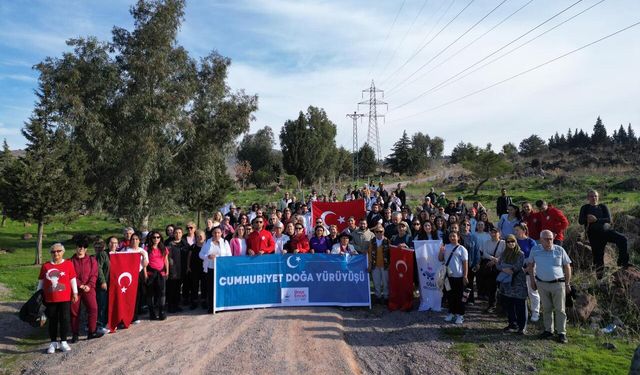 Çiğli'de Cumhuriyet coşkusu doğayla buluştu