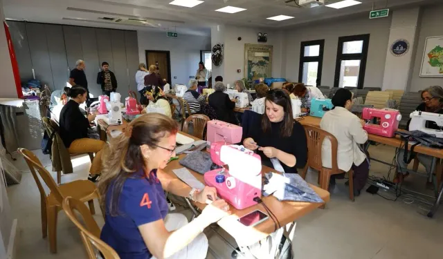 Efes Selçuk’ta kadınlar dikiş atölyesinde üretim için buluştu