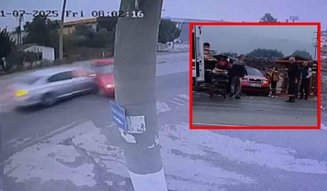 İzmir Kemalpaşa'da manevra yapan otomobiller çarpıştı: 2 ölü, 4 yaralı