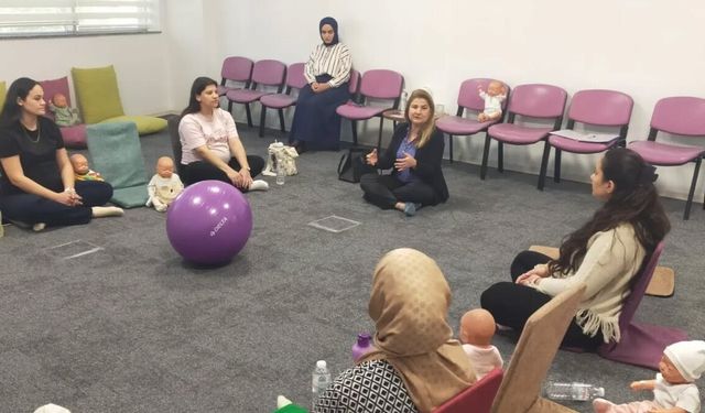 Nazilli'de Gebe Okulu ve Bebek Akademisi eğitimleri sürüyor