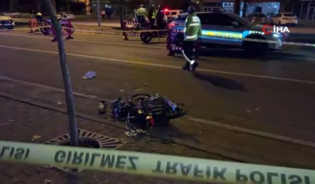 Polisten kaçan motosikletli, park halindeki kamyonete çarptı: 1 ölü 1 yaralı