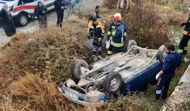 Şarampole yuvarlanan otomobil sürücüsü feci şekilde can verdi