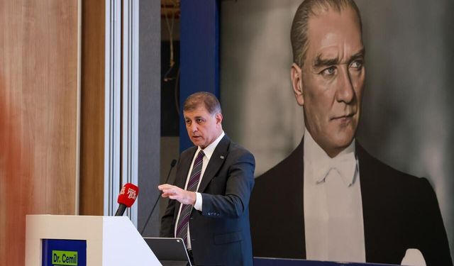 Başkan Tugay: "Kendi kendine yeten şehirler artık hedef değil, bir gereklilik"