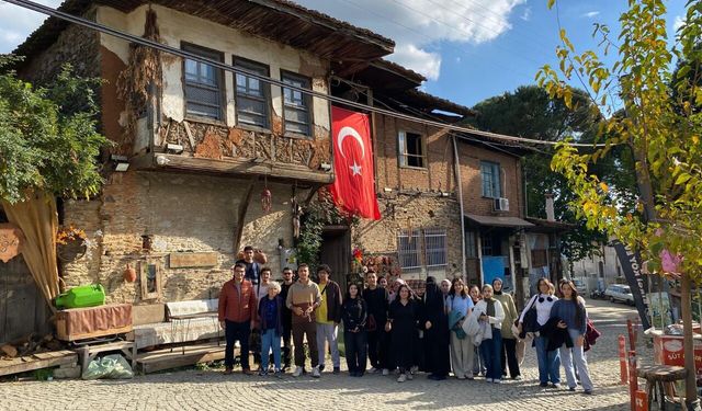 Büyükşehir'den üniversite öğrencilerine Tire gezisi