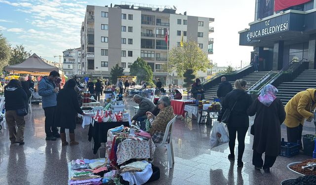 Direnen işçiler çekildi, alan pazara döndü