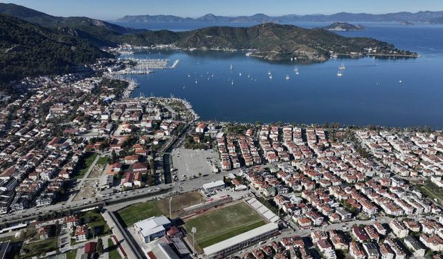 Fethiye İlçe Stadı'nda maç hazırlığı